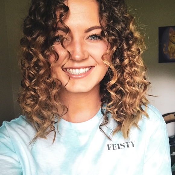 MEET YOUR POSHER! - Picture 2 of 5